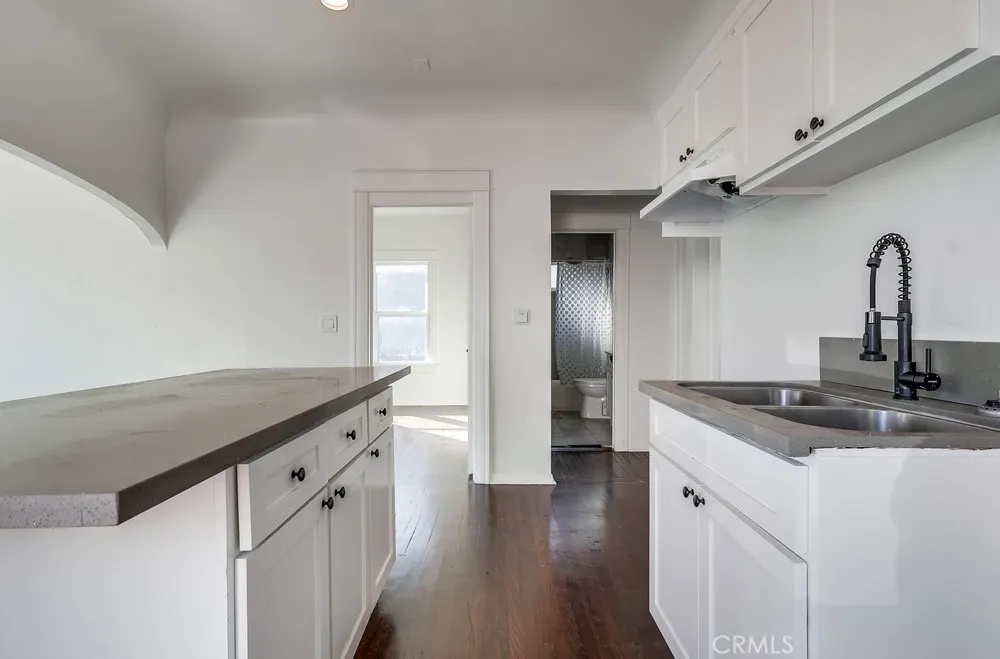 1291 E 40th, Los Angeles, California 90011 home-pic-14